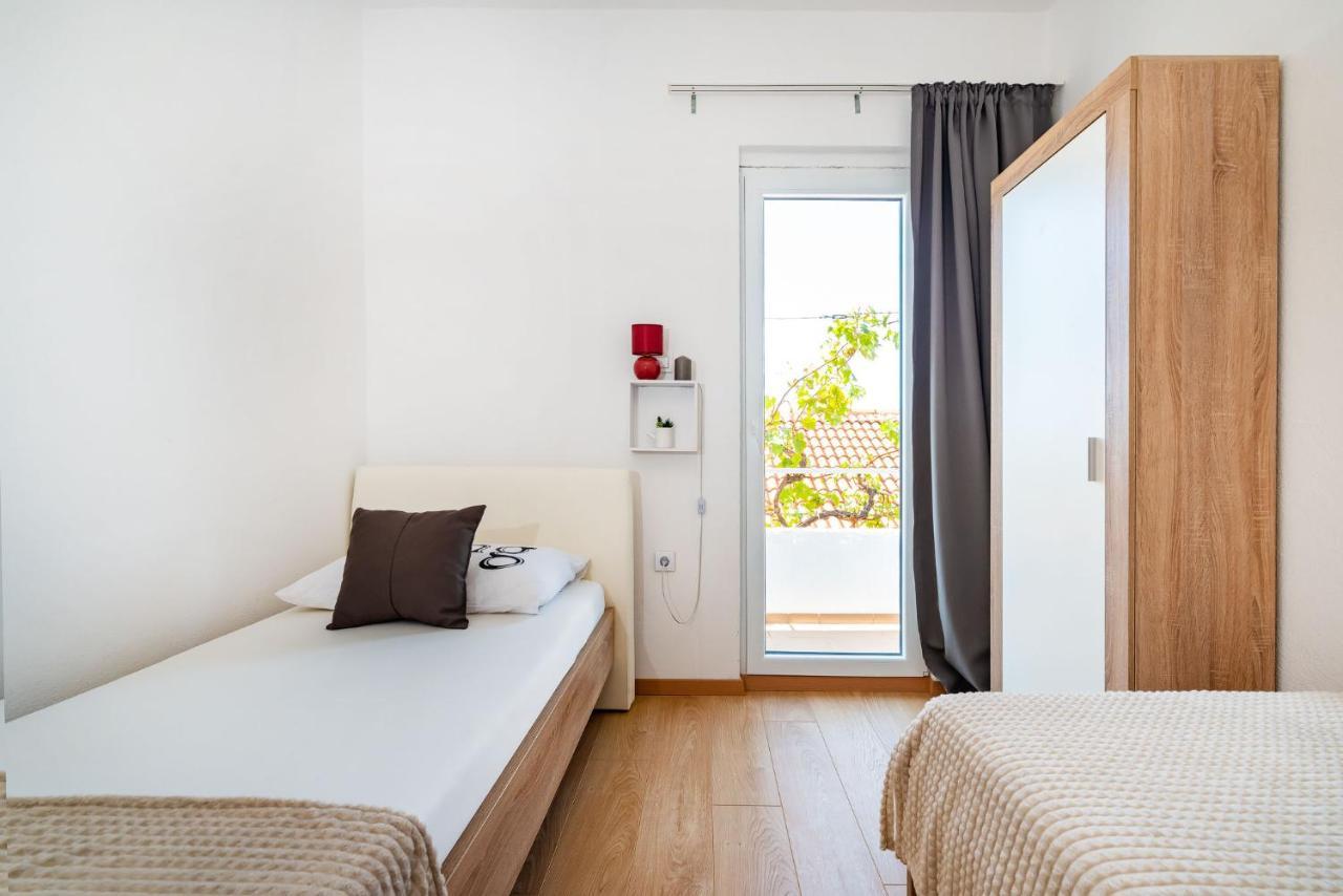 Apartment Maia Lena For Family Jasenice  Εξωτερικό φωτογραφία