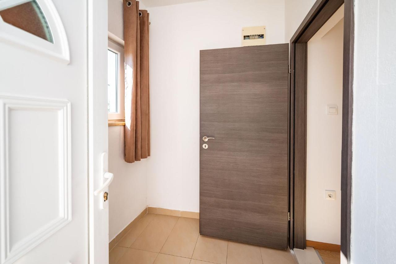 Apartment Maia Lena For Family Jasenice  Εξωτερικό φωτογραφία