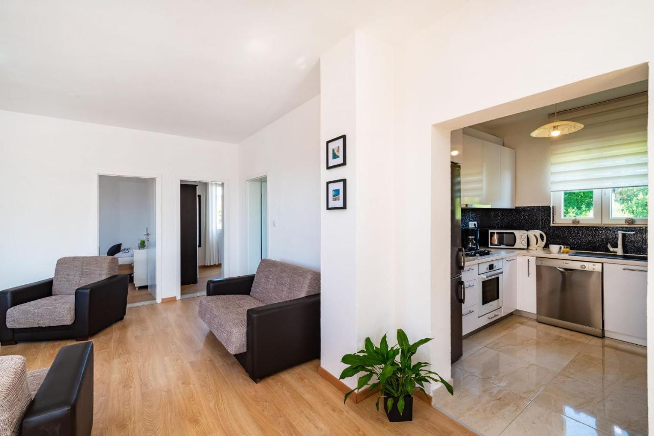 Apartment Maia Lena For Family Jasenice  Εξωτερικό φωτογραφία