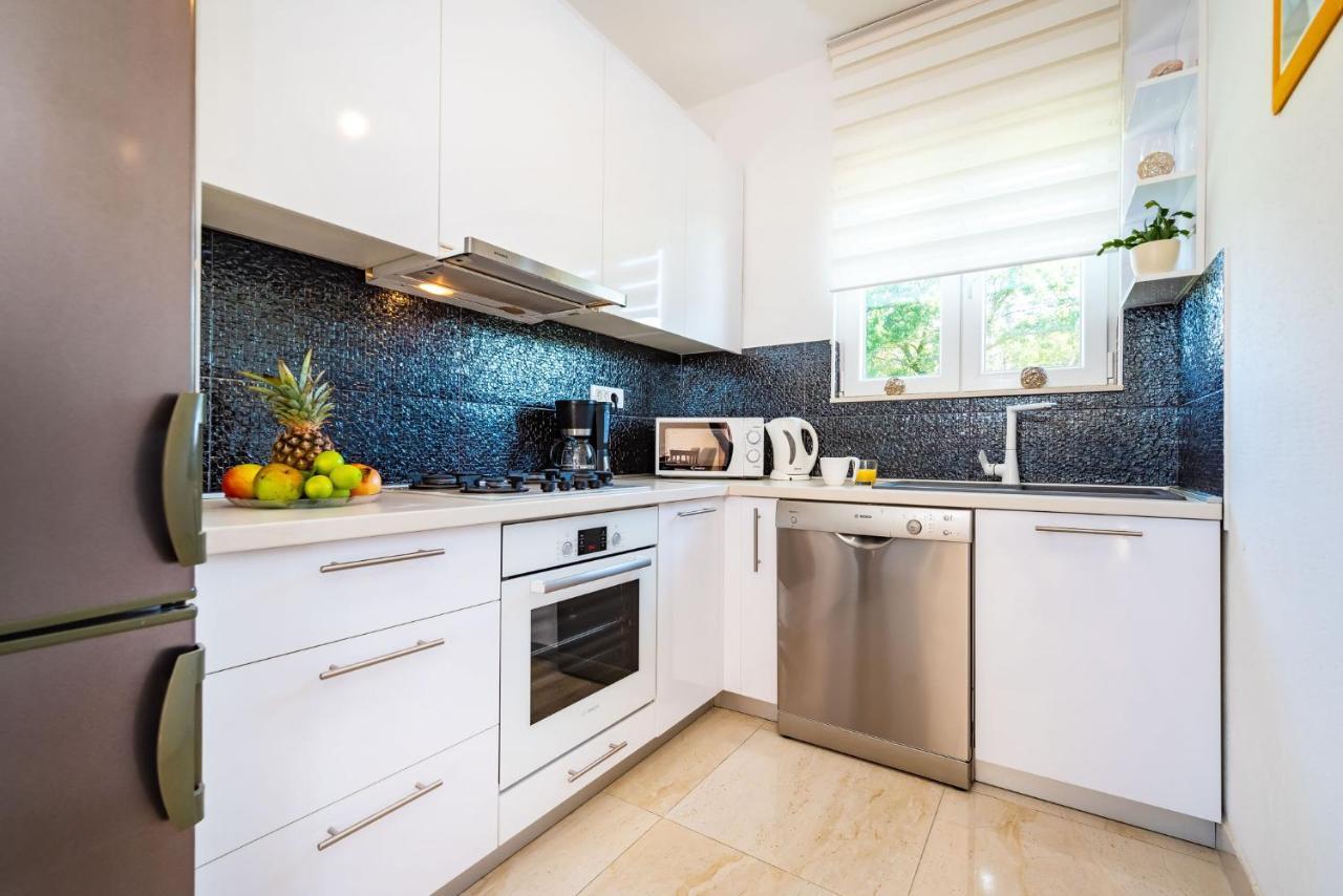 Apartment Maia Lena For Family Jasenice  Εξωτερικό φωτογραφία