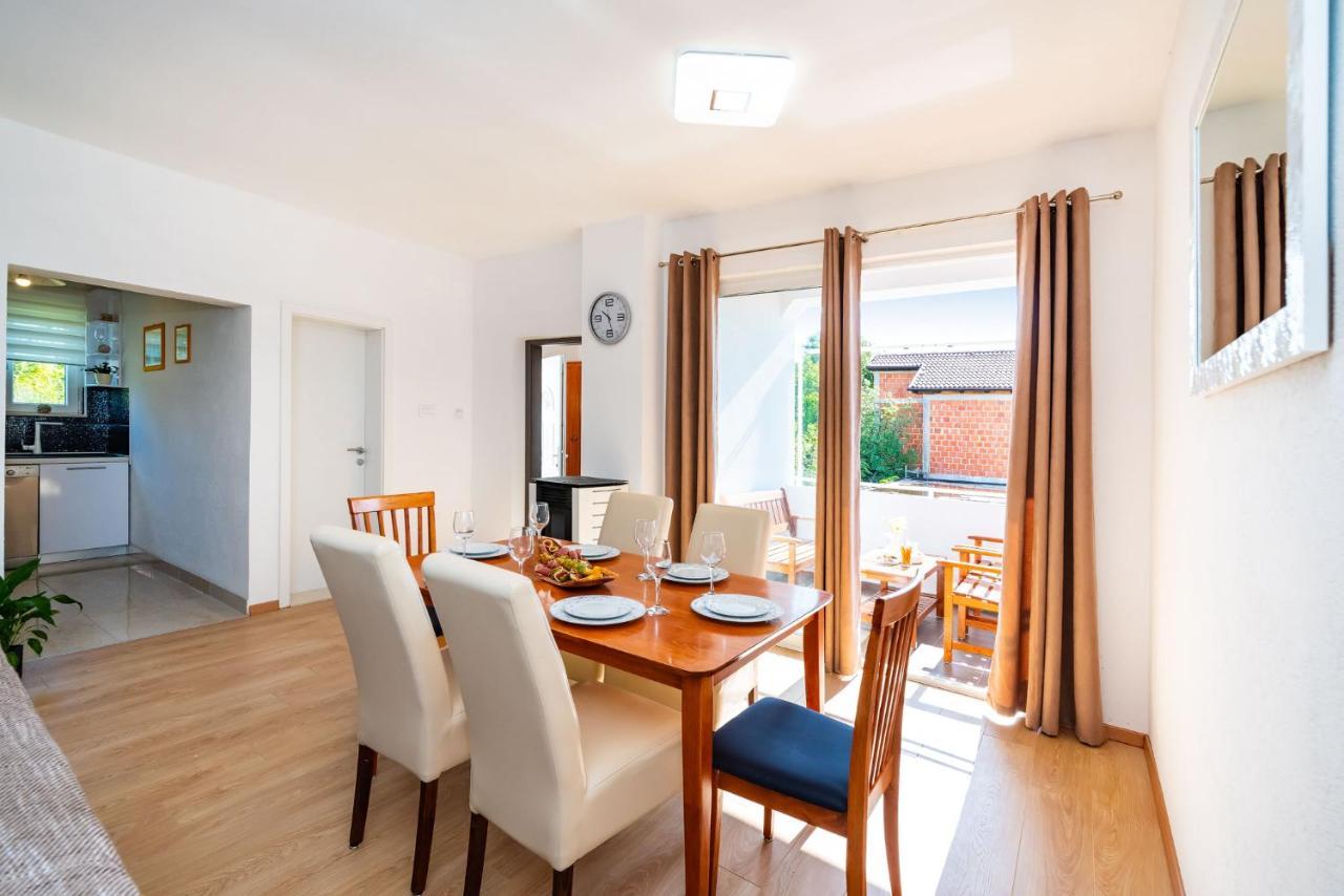 Apartment Maia Lena For Family Jasenice  Εξωτερικό φωτογραφία